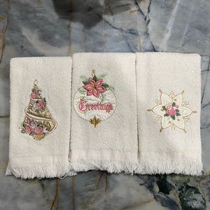 VTG Christmas hand towels